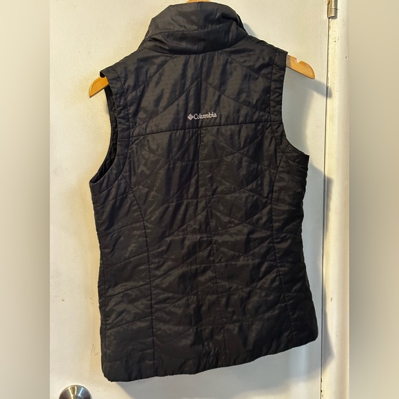 Columbia - Black quilted omni heat, omni-shield vest. EUC Ladies size Small - Picture 7 of 8